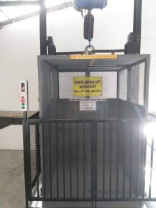 Lift Barang Sederhana