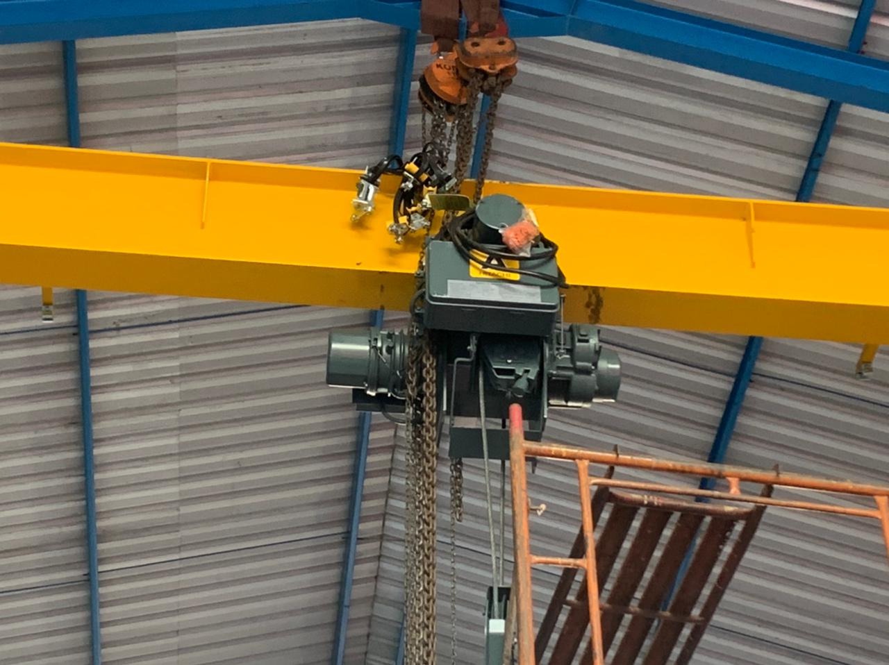 hoist crane