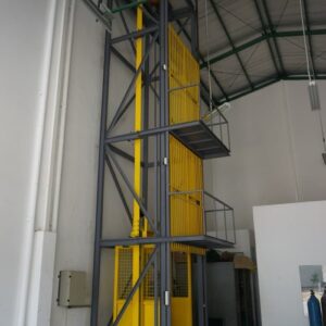 kegunaan lift barang dan komponen penyusunnya