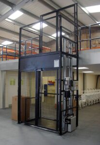 cargo lift gudang